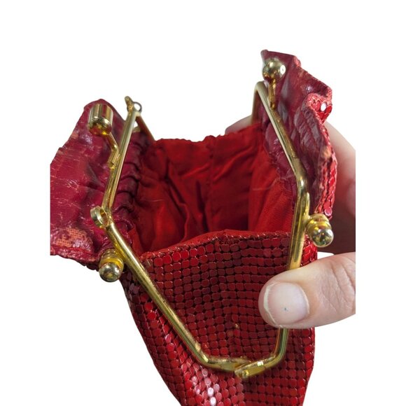 Vintage Red Sequin Metal Mesh Clutch Purse With Gold Hardware - Picture 4 of 6